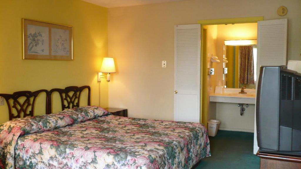 Red Carpet Inn Piqua Room photo