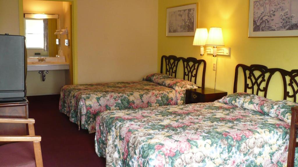 Red Carpet Inn Piqua Room photo